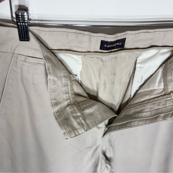 Dockers Mens Khaki Pants Relaxed Fit Casual Cotton Blend Chinos 34x30‎ - Picture 3 of 4